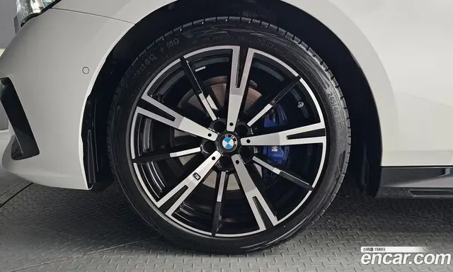 BMW 5 серия 2025 2.0 автомат (гидро), миниатюра 4