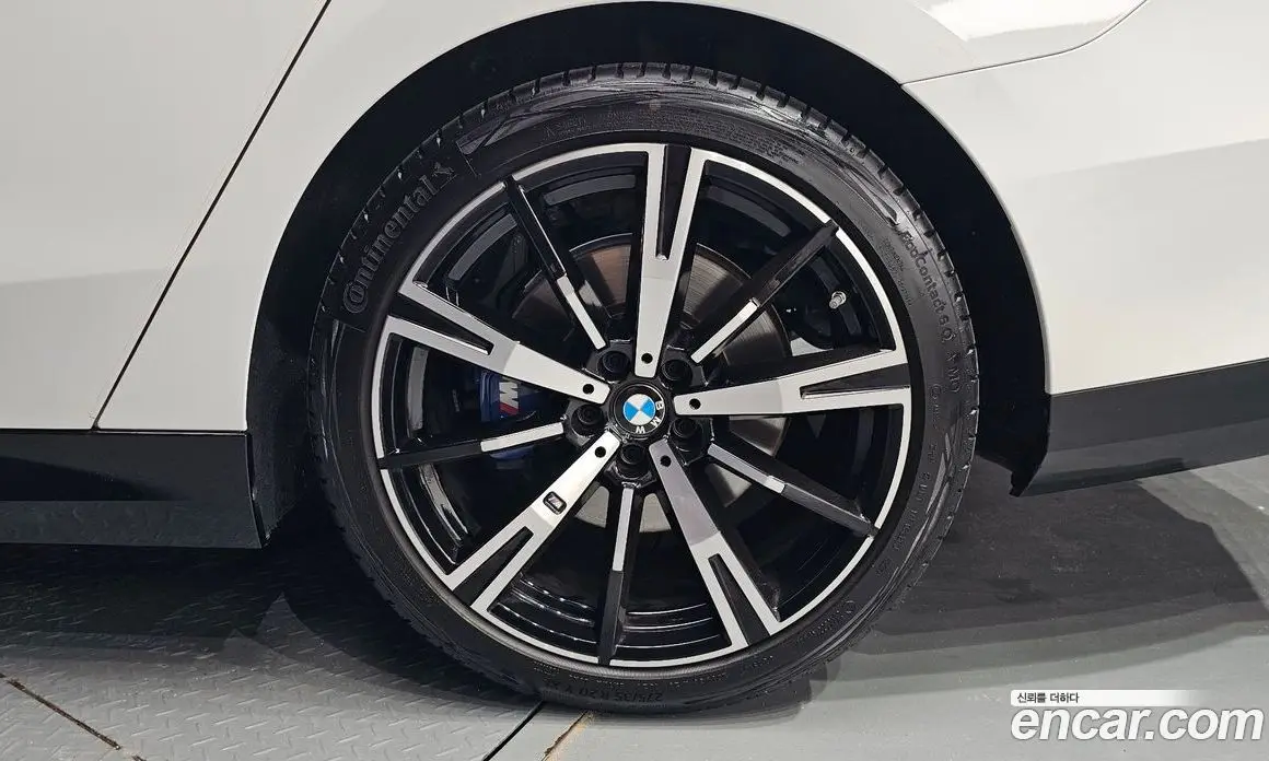 BMW 5 серия 2025 2.0 автомат (гидро), фото 6