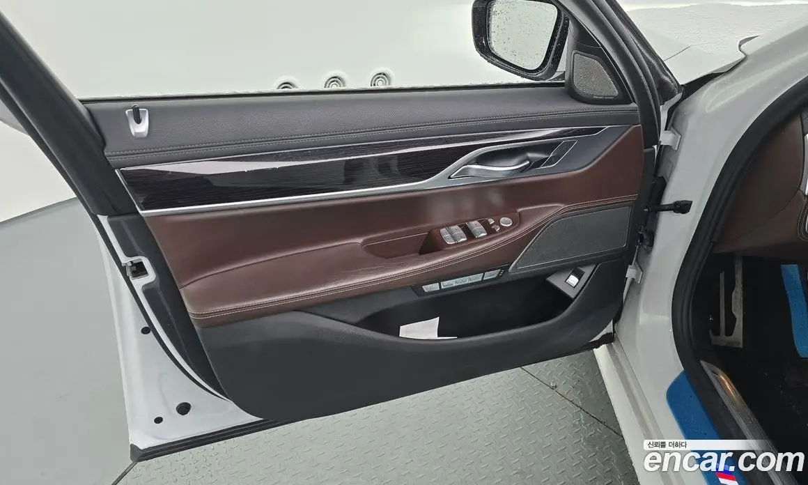 BMW 7 серия 2017 3.0 автомат (гидро), фото 14 BMW 7 серия 2017 3.0 автомат (гидро), фото 14