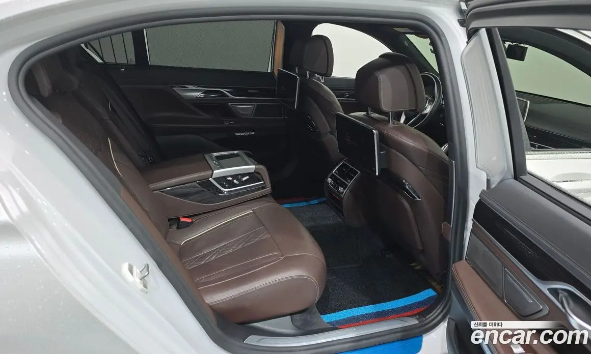 BMW 7 серия 2017 3.0 автомат (гидро), фото 17 BMW 7 серия 2017 3.0 автомат (гидро), фото 17