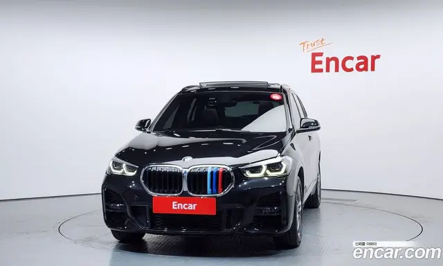 BMW X1 2022 2.0 автомат (гидро), миниатюра 3