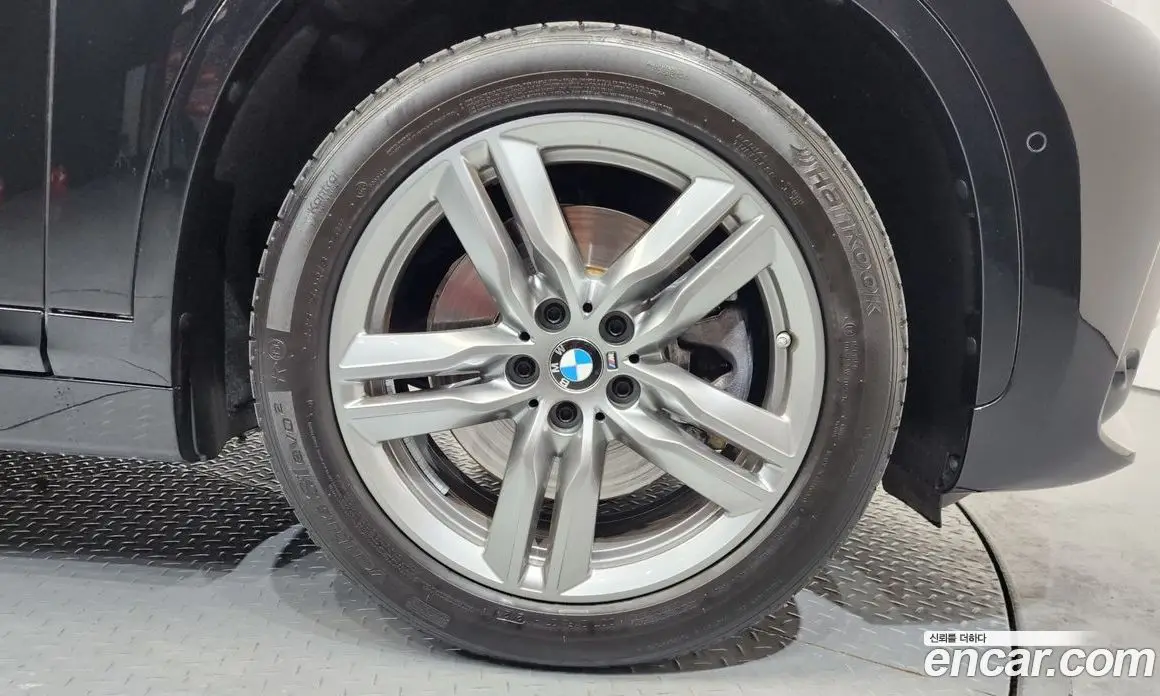 BMW X1 2022 2.0 автомат (гидро), фото 5