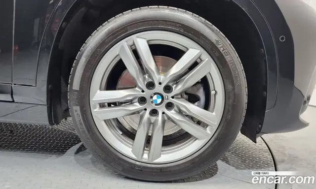 BMW X1 2022 2.0 автомат (гидро), миниатюра 5