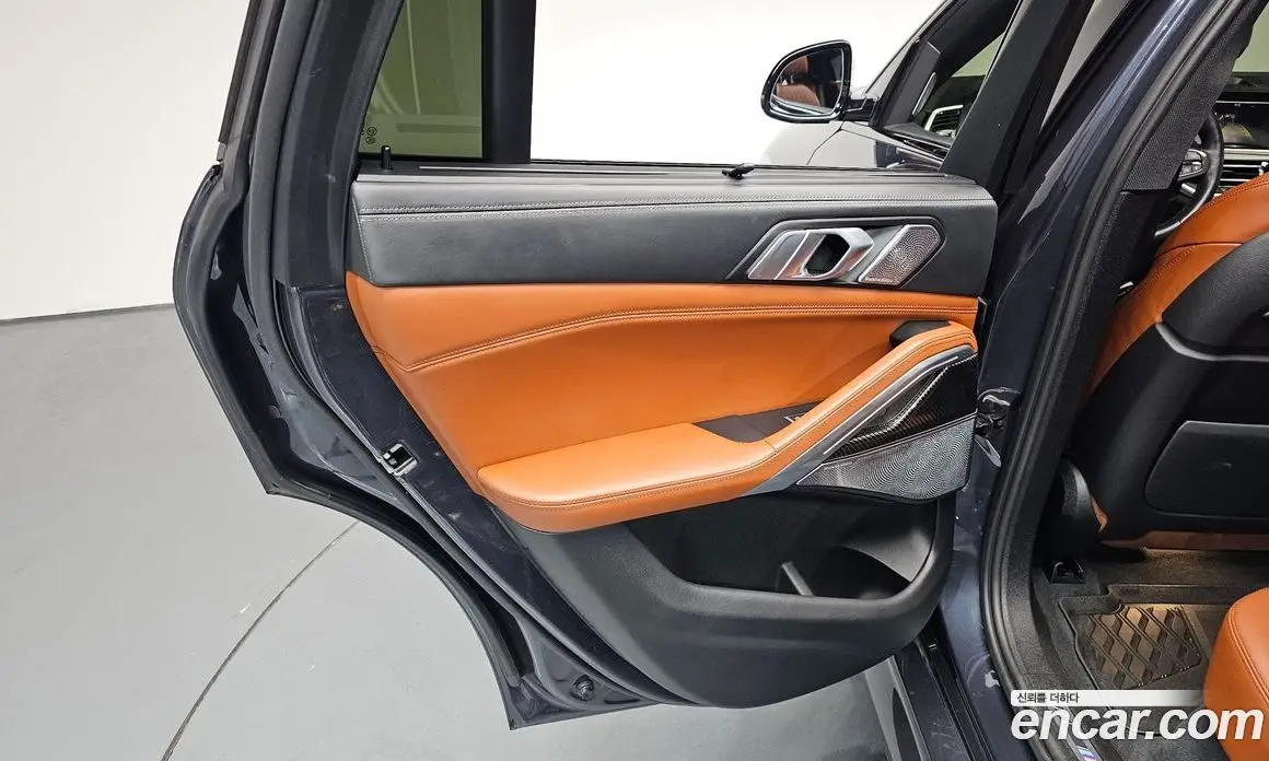 BMW X6 2022 4.4 автомат (гидро), фото 14