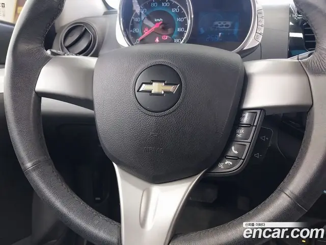 Chevrolet Spark 2014 1.0 автомат (гидро), миниатюра 11