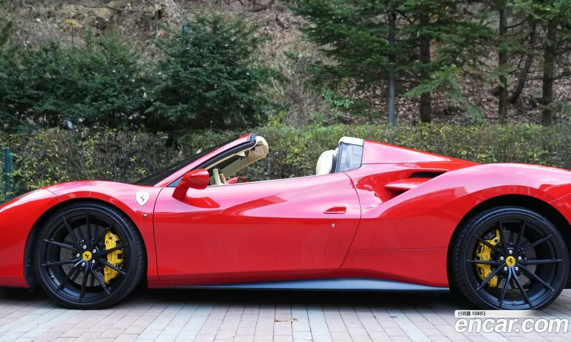 Ferrari 488 2016 3.9 автомат (гидро), фото 2 Ferrari 488 2016 3.9 автомат (гидро), фото 2