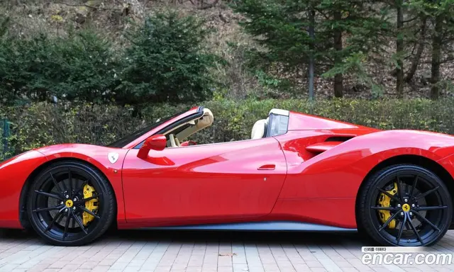 Ferrari 488 2016 3.9 автомат (гидро), миниатюра 2 Ferrari 488 2016 3.9 автомат (гидро), миниатюра 2