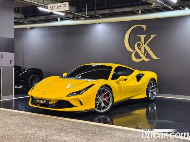 Ferrari F8, 2021, 8 450 км