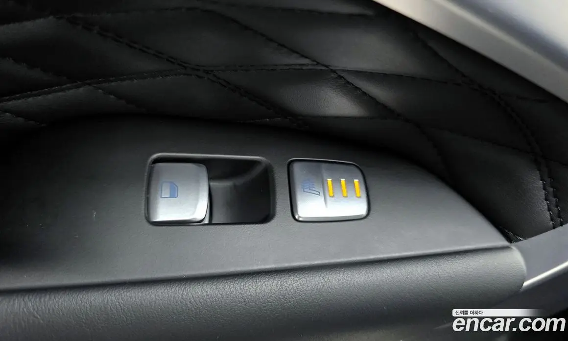Genesis G70 2019 2.0 автомат (гидро), фото 17 Genesis G70 2019 2.0 автомат (гидро), фото 17