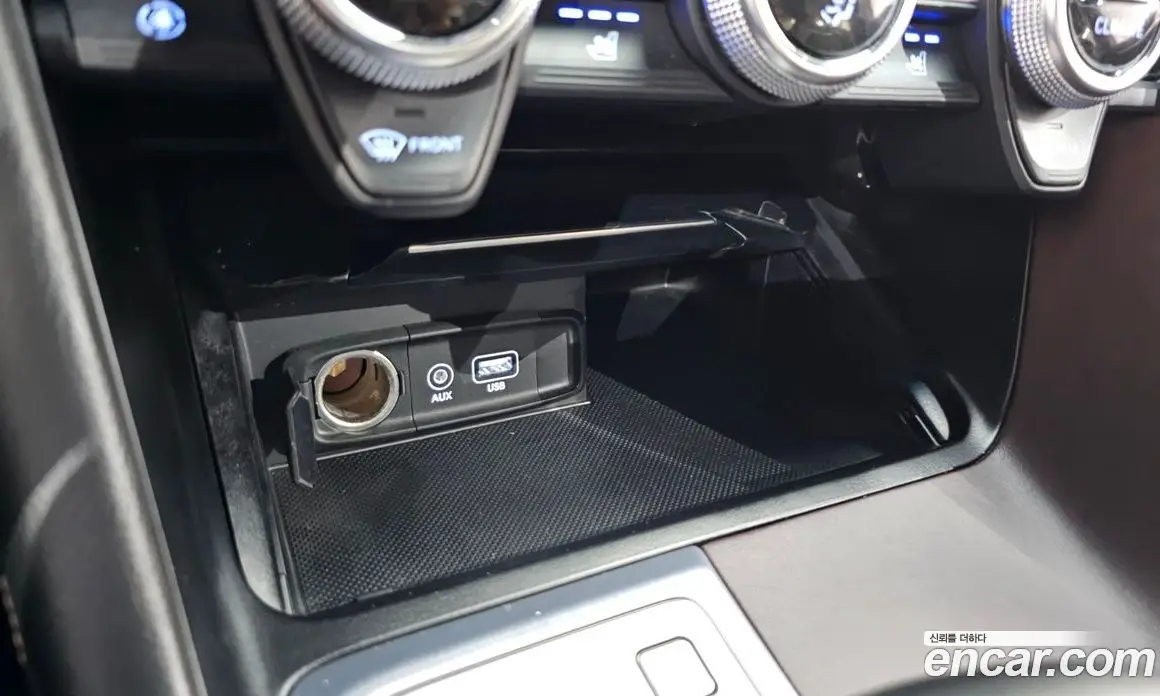 Genesis G70 2019 2.0 автомат (гидро), фото 12 Genesis G70 2019 2.0 автомат (гидро), фото 12