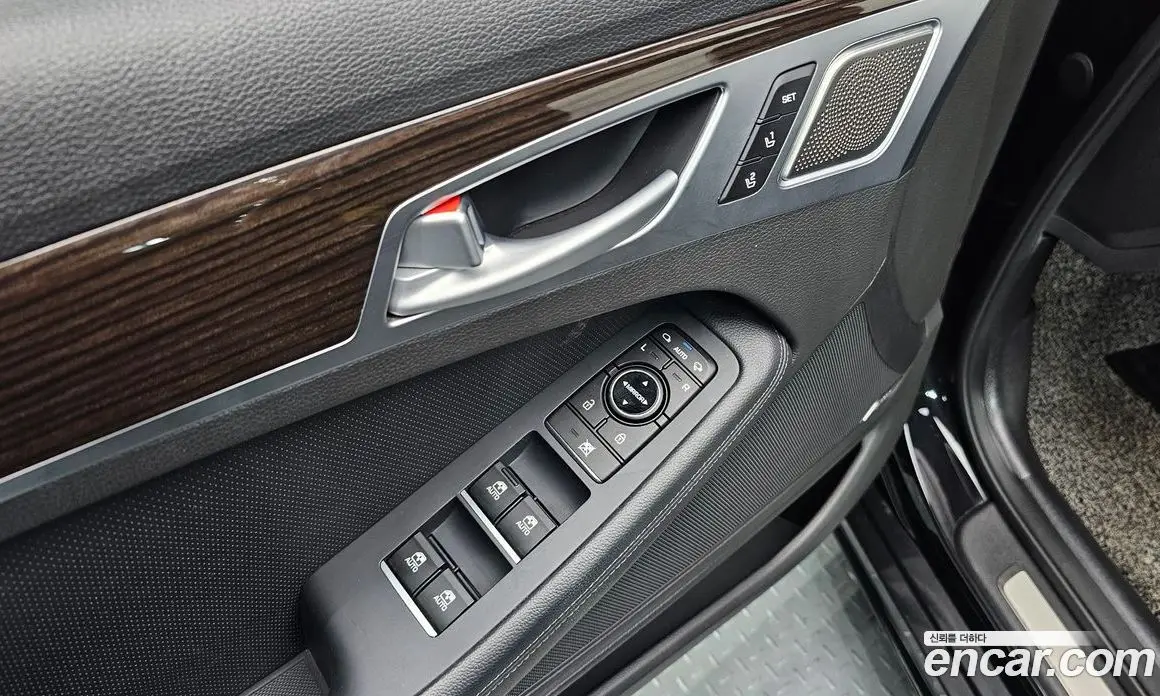 Genesis G80 2018 3.3 автомат (гидро), фото 28 Genesis G80 2018 3.3 автомат (гидро), фото 28
