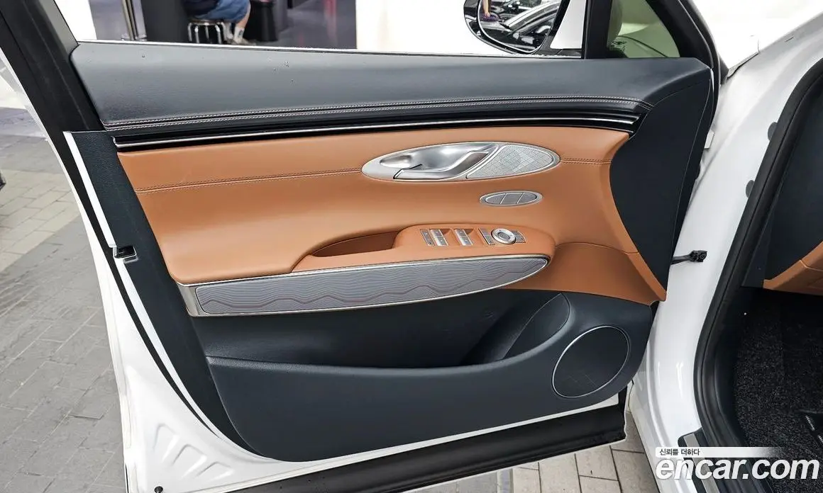 Genesis GV70 2021 2.5 автомат (гидро), фото 14 Genesis GV70 2021 2.5 автомат (гидро), фото 14