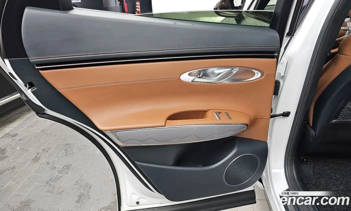 Genesis GV70 2021 2.5 автомат (гидро), фото 15 Genesis GV70 2021 2.5 автомат (гидро), фото 15