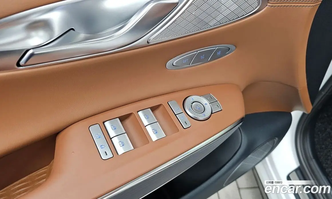 Genesis GV70 2021 2.5 автомат (гидро), фото 35 Genesis GV70 2021 2.5 автомат (гидро), фото 35