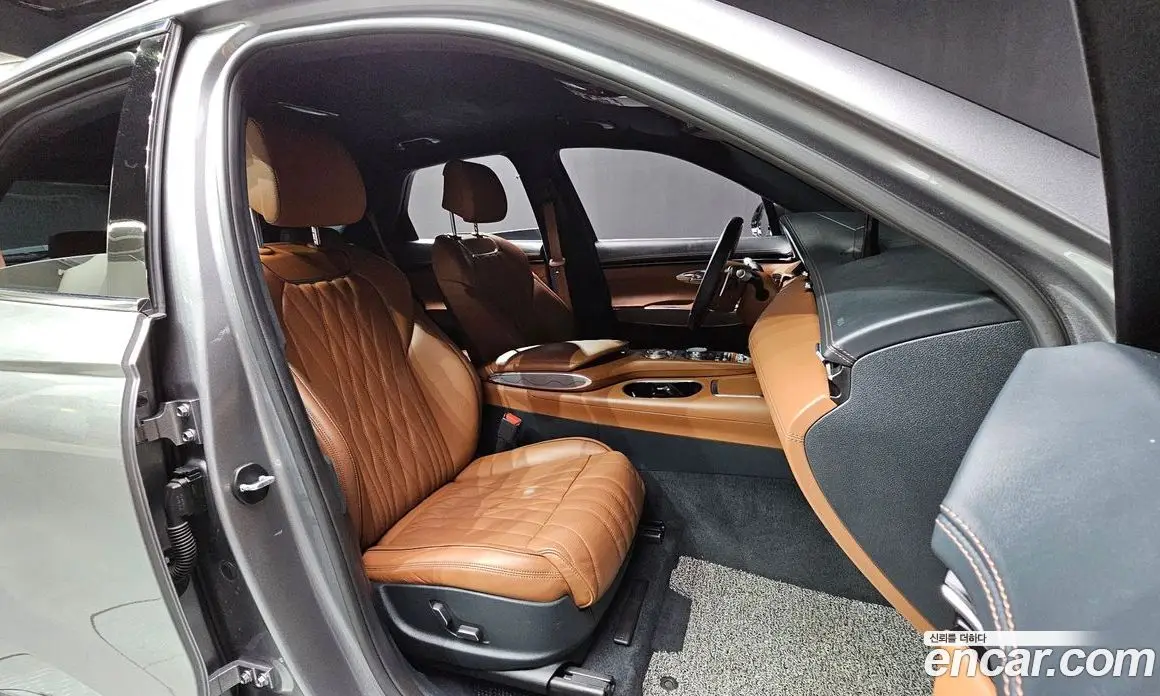 Genesis GV70 2021 2.5 автомат (гидро), фото 16 Genesis GV70 2021 2.5 автомат (гидро), фото 16