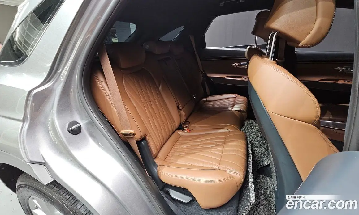 Genesis GV70 2021 2.5 автомат (гидро), фото 17 Genesis GV70 2021 2.5 автомат (гидро), фото 17