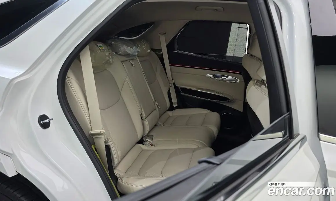 Genesis GV70 2024 2.5 автомат (гидро), фото 16 Genesis GV70 2024 2.5 автомат (гидро), фото 16