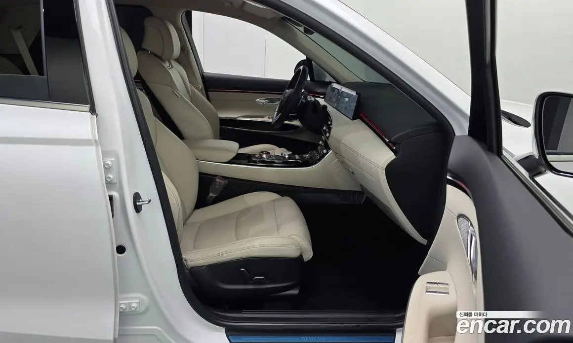 Genesis GV70 2024 2.5 автомат (гидро), фото 17 Genesis GV70 2024 2.5 автомат (гидро), фото 17