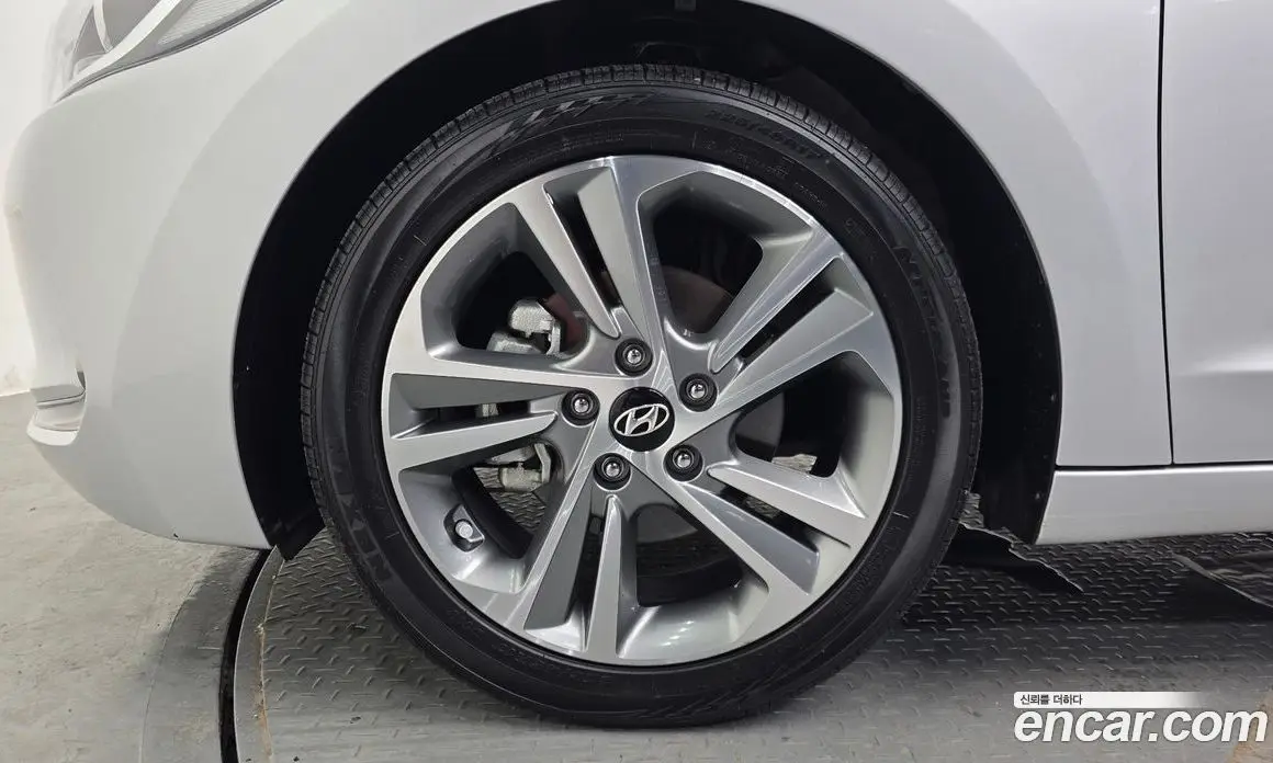 Hyundai Avante 2018 1.6 автомат (гидро), фото 4 Hyundai Avante 2018 1.6 автомат (гидро), фото 4