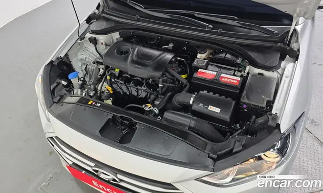 Hyundai Avante 2018 1.6 автомат (гидро), миниатюра 5 Hyundai Avante 2018 1.6 автомат (гидро), миниатюра 5
