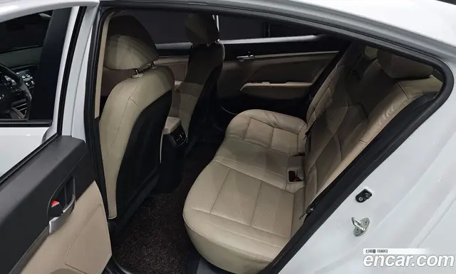 Hyundai Avante 2019 1.6 автомат (гидро), миниатюра 11 Hyundai Avante 2019 1.6 автомат (гидро), миниатюра 11