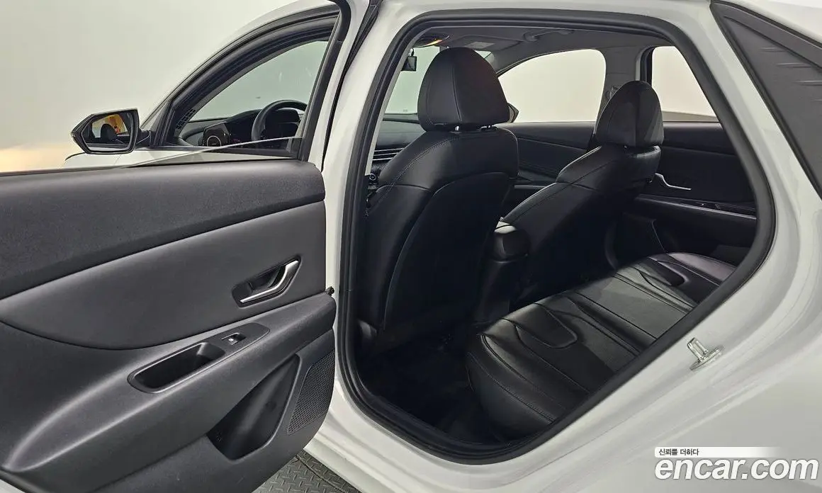 Hyundai Avante 2021 1.6 автомат (гидро), фото 16