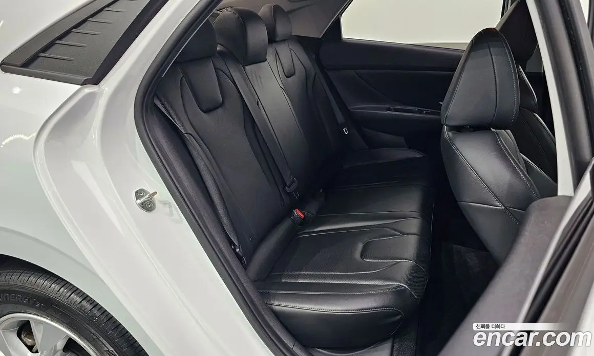 Hyundai Avante 2021 1.6 автомат (гидро), фото 17