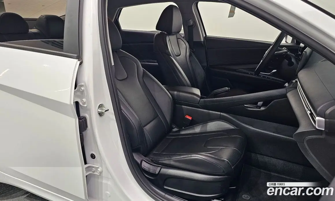 Hyundai Avante 2021 1.6 автомат (гидро), фото 18