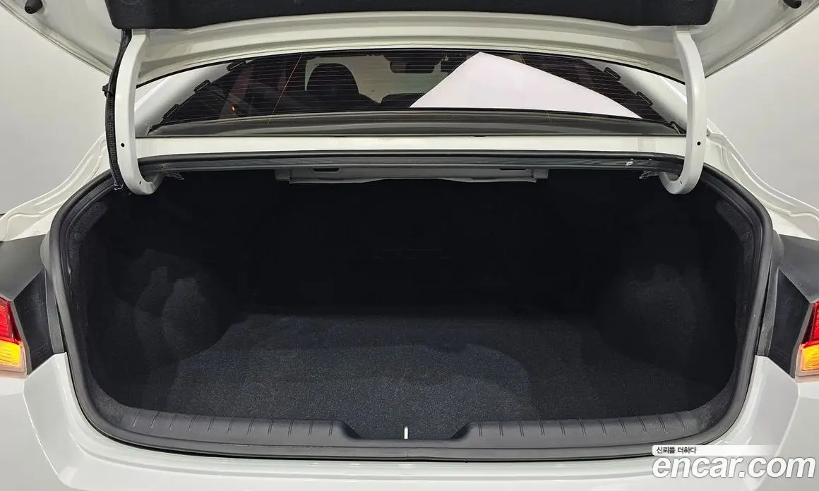 Hyundai Avante 2021 1.6 автомат (гидро), фото 26