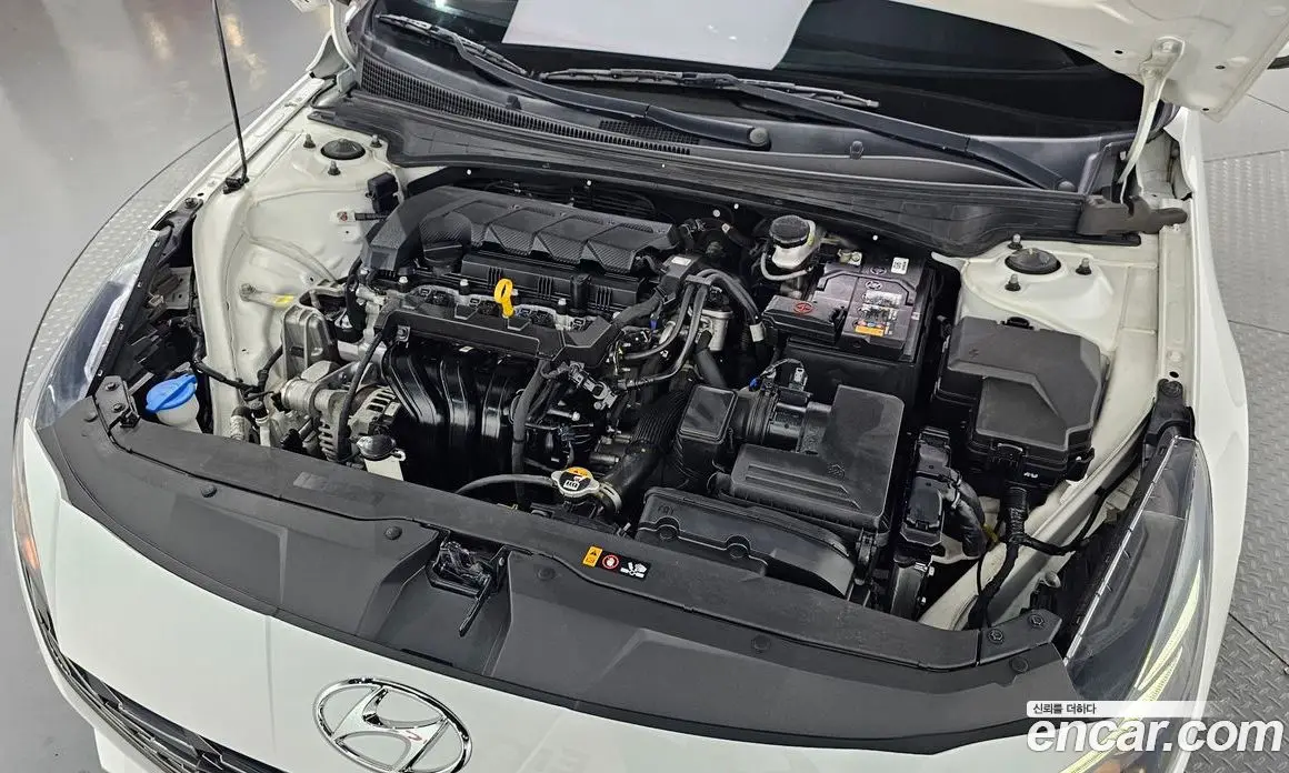 Hyundai Avante 2021 1.6 автомат (гидро), фото 6