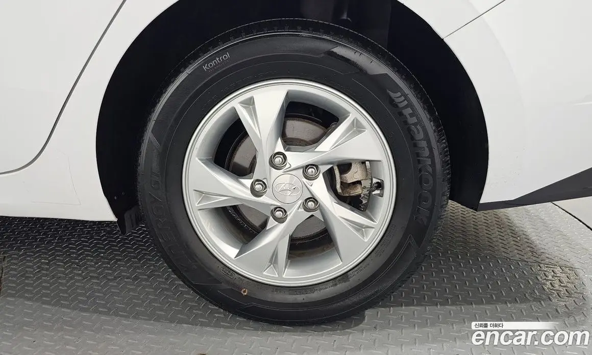 Hyundai Avante 2021 1.6 автомат (гидро), фото 7