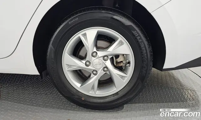 Hyundai Avante 2021 1.6 автомат (гидро), миниатюра 7