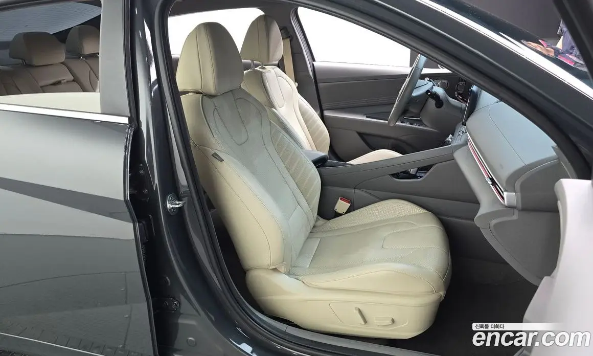 Hyundai Avante 2023 1.6 автомат (гидро), фото 16