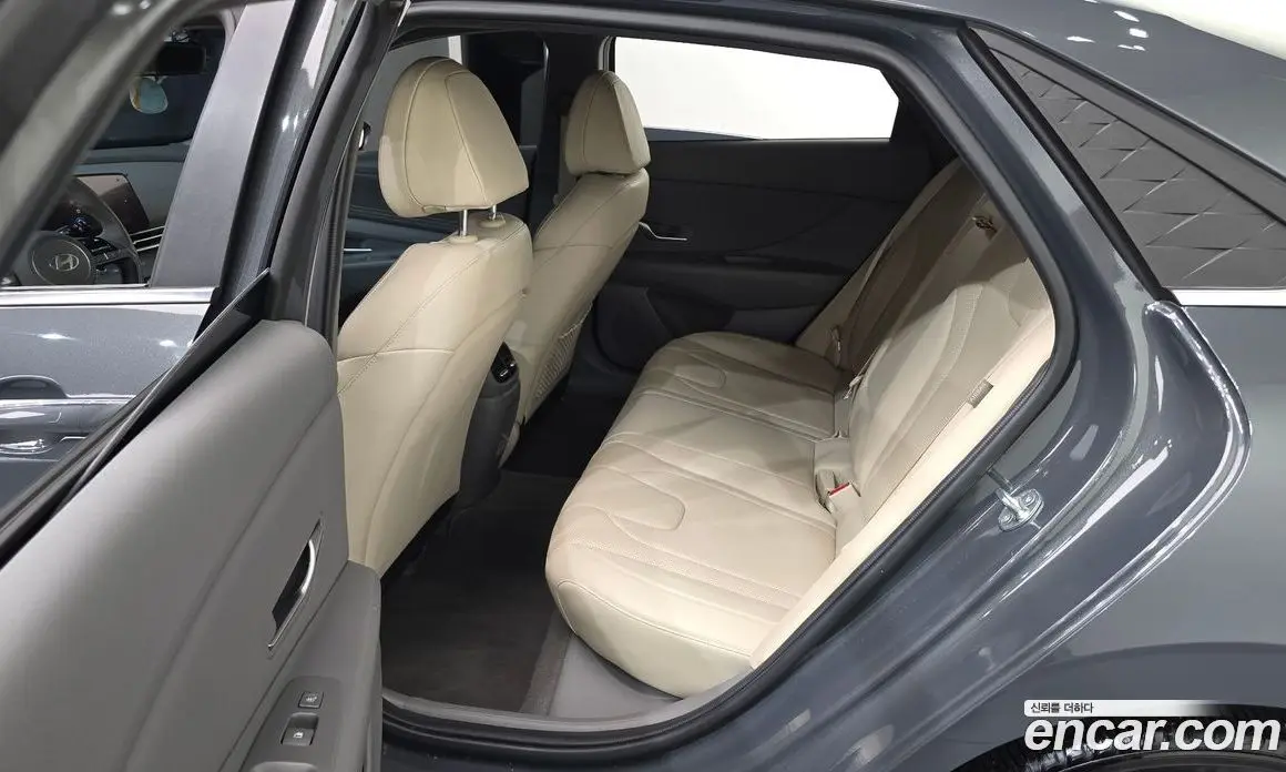 Hyundai Avante 2023 1.6 автомат (гидро), фото 17