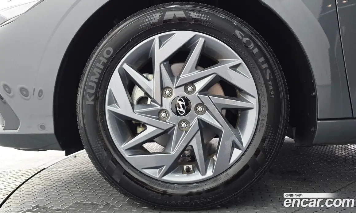 Hyundai Avante 2023 1.6 автомат (гидро), фото 5