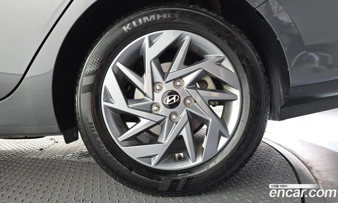 Hyundai Avante 2023 1.6 автомат (гидро), фото 7