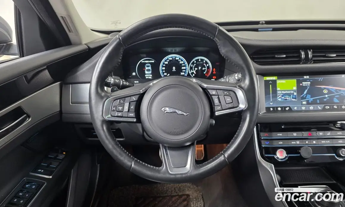 Jaguar XF 2018 2.0 автомат (гидро), фото 13 Jaguar XF 2018 2.0 автомат (гидро), фото 13