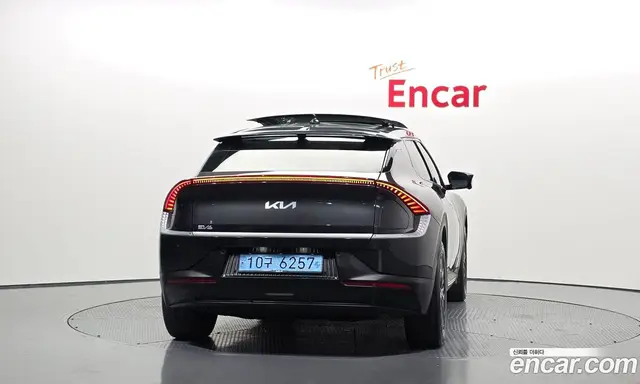 Kia EV6 2023 0.1 автомат (гидро), миниатюра 4 Kia EV6 2023 0.1 автомат (гидро), миниатюра 4