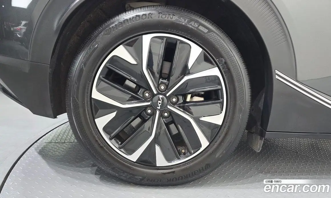 Kia EV6 2023 0.1 автомат (гидро), фото 5 Kia EV6 2023 0.1 автомат (гидро), фото 5