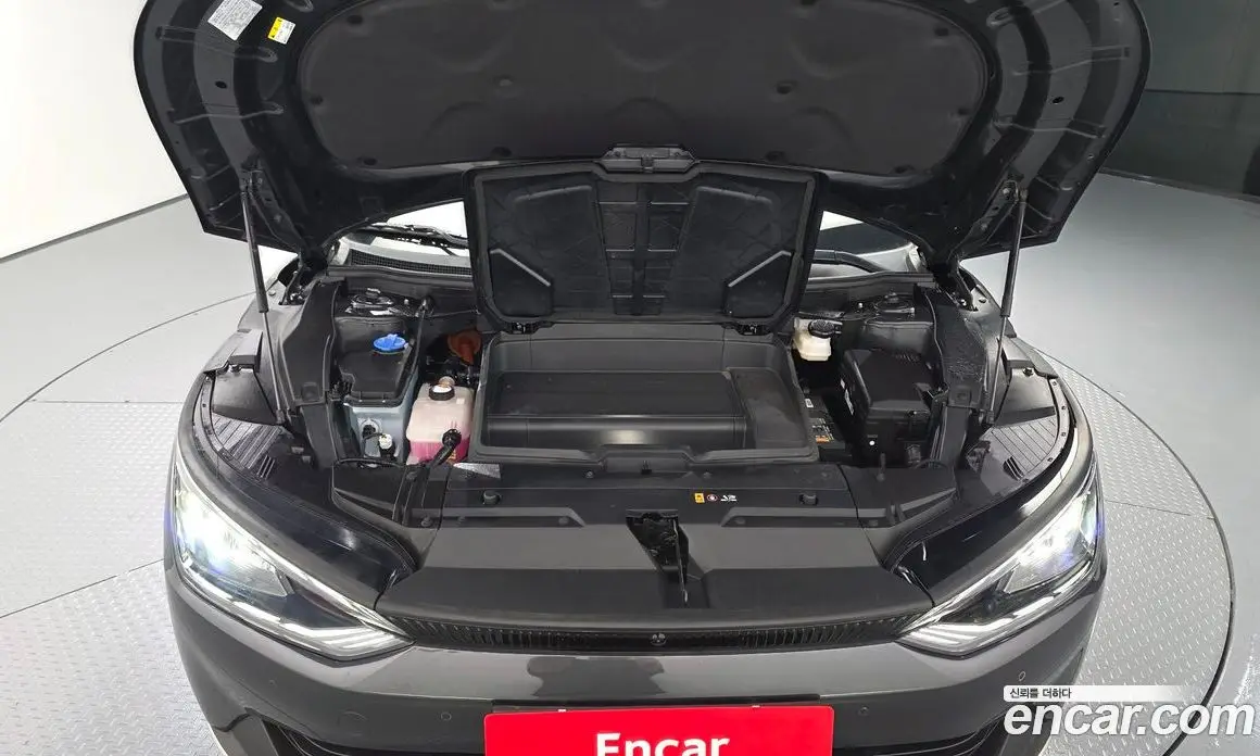 Kia EV6 2023 0.1 автомат (гидро), фото 6 Kia EV6 2023 0.1 автомат (гидро), фото 6