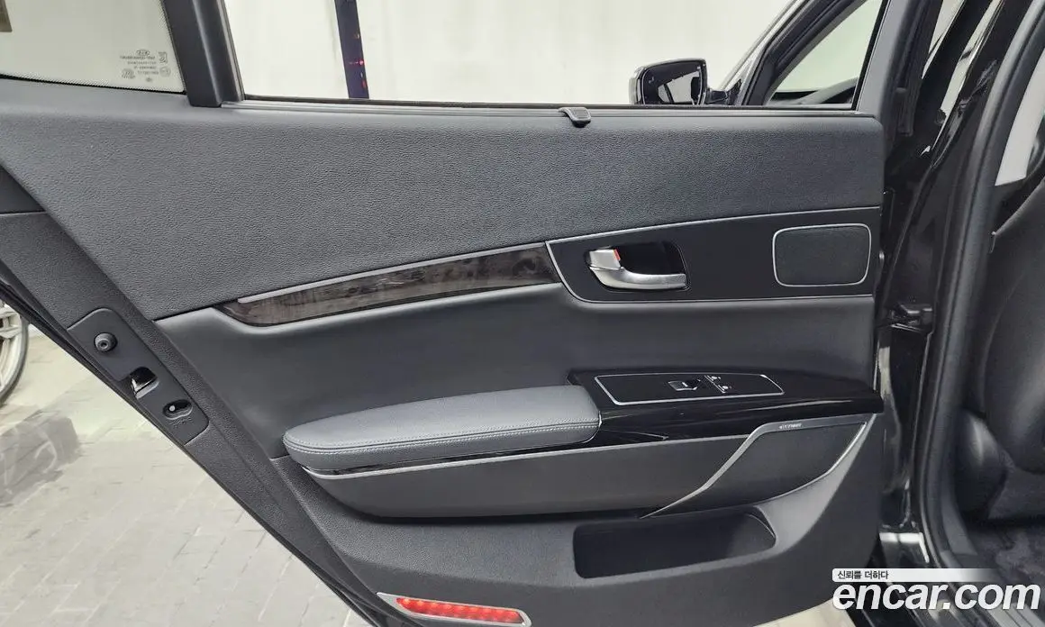 Kia K9 2017 3.3 автомат (гидро), фото 15 Kia K9 2017 3.3 автомат (гидро), фото 15