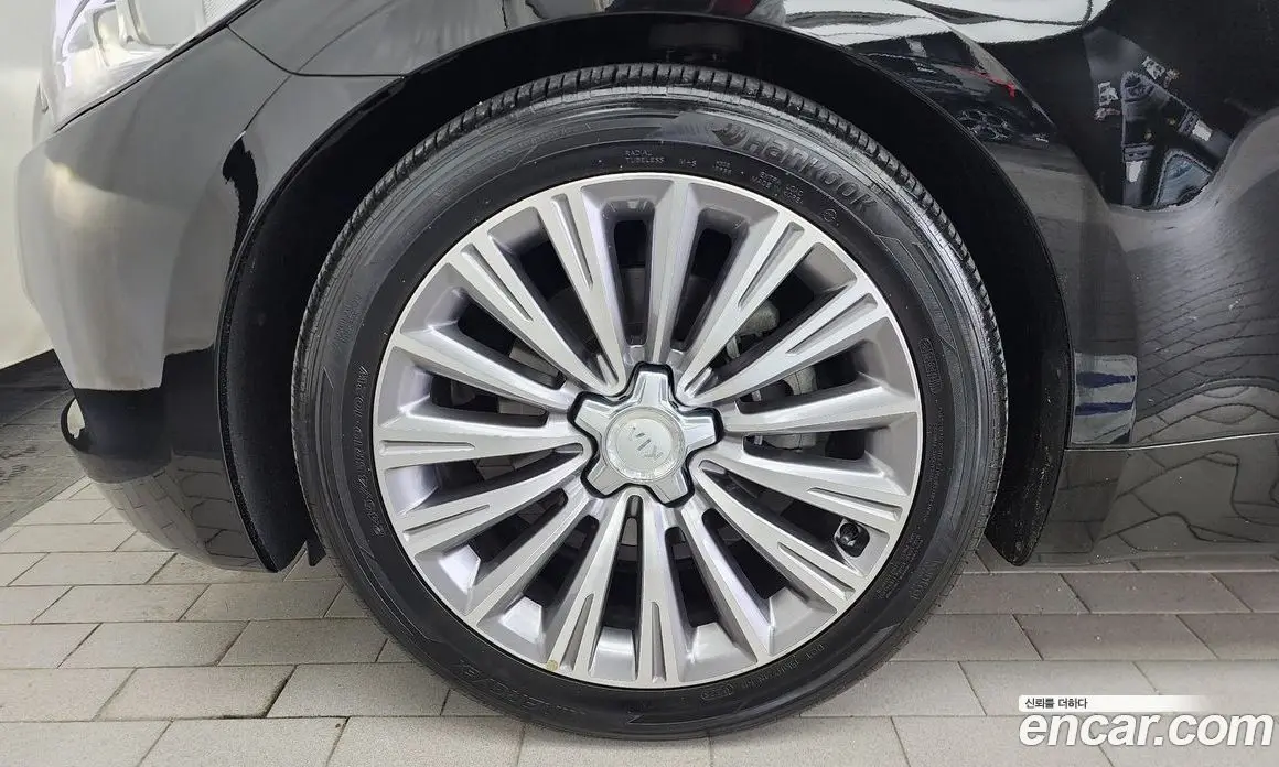 Kia K9 2017 3.3 автомат (гидро), фото 5 Kia K9 2017 3.3 автомат (гидро), фото 5