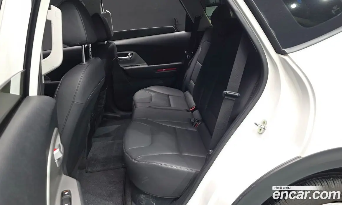 Kia Niro 2022 0.2 автомат (гидро), фото 12 Kia Niro 2022 0.2 автомат (гидро), фото 12