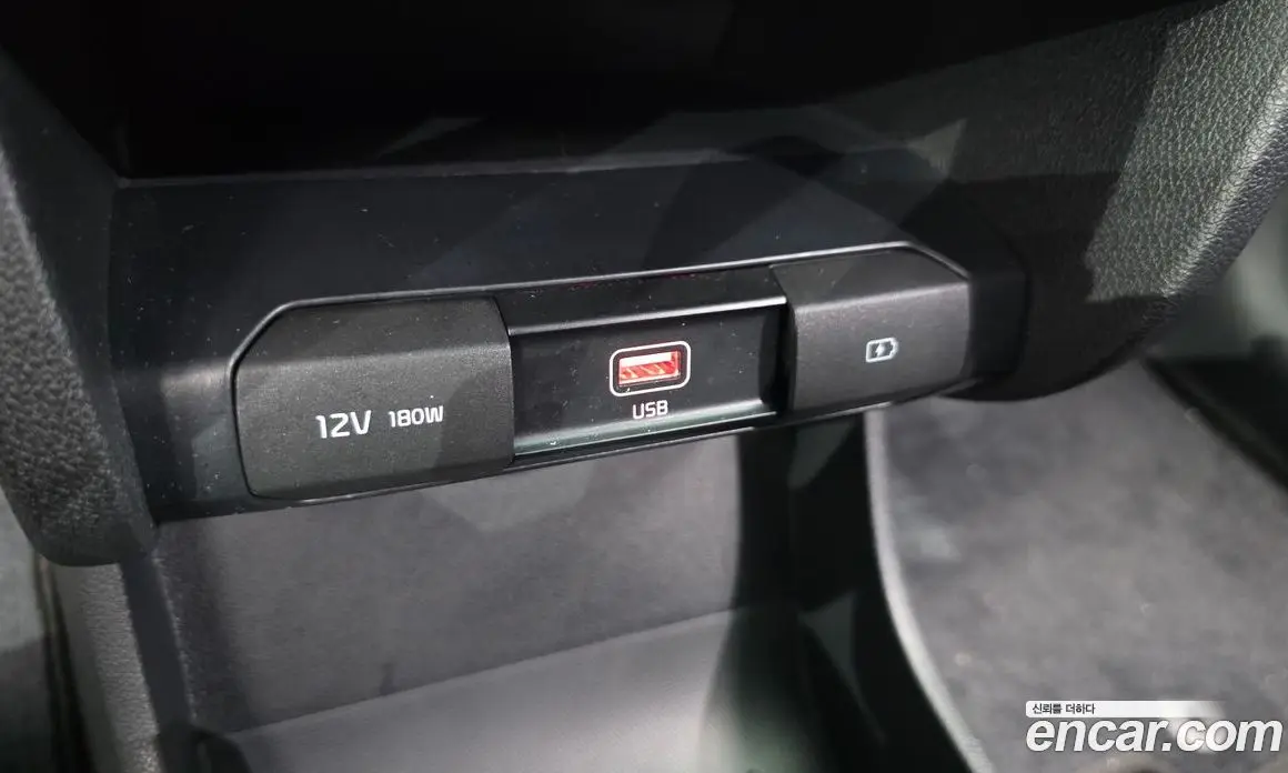 Kia Niro 2022 0.2 автомат (гидро), фото 13 Kia Niro 2022 0.2 автомат (гидро), фото 13