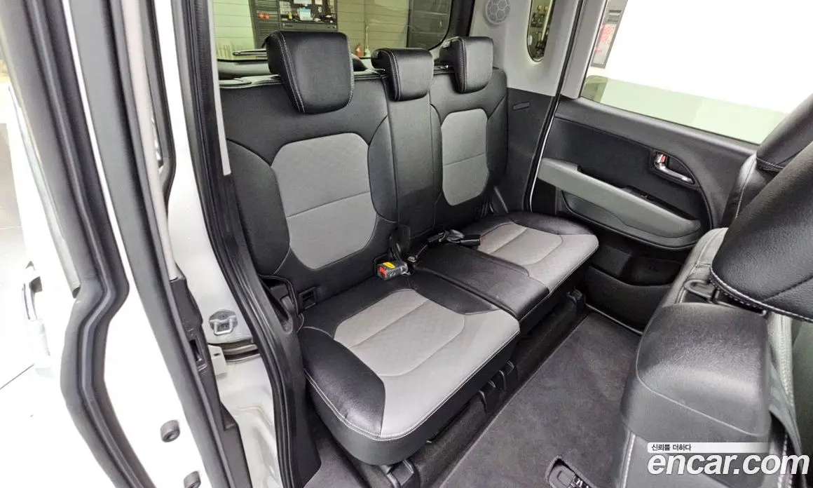 Kia Ray 2022 1.0 автомат (гидро), фото 11