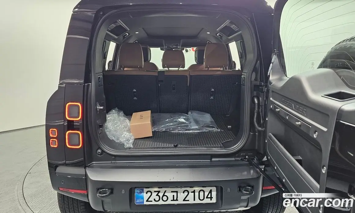 Land Rover Defender 2026 3.0 автомат (гидро), фото 10 Land Rover Defender 2026 3.0 автомат (гидро), фото 10