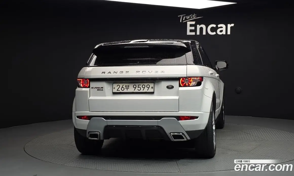 Land Rover Range Rover Evoque 2013 2.2 автомат (гидро), фото 4 Land Rover Range Rover Evoque 2013 2.2 автомат (гидро), фото 4