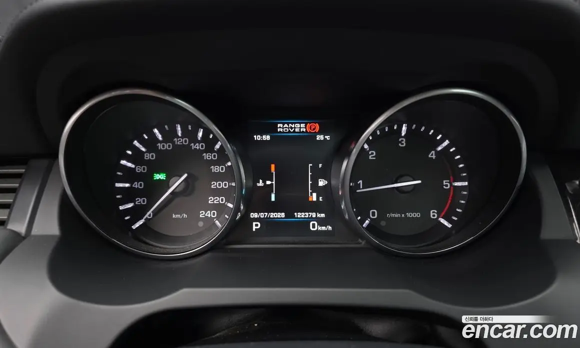 Land Rover Range Rover Evoque 2013 2.2 автомат (гидро), фото 8 Land Rover Range Rover Evoque 2013 2.2 автомат (гидро), фото 8