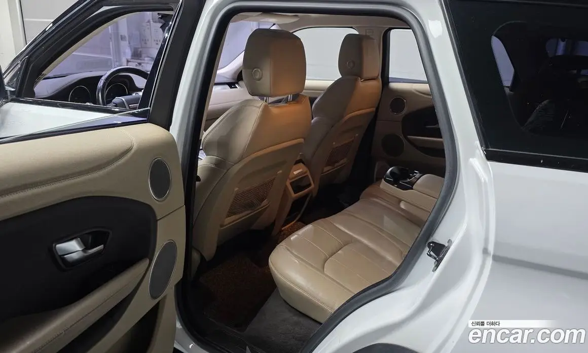 Land Rover Range Rover Evoque 2016 2.0 автомат (гидро), фото 11 Land Rover Range Rover Evoque 2016 2.0 автомат (гидро), фото 11