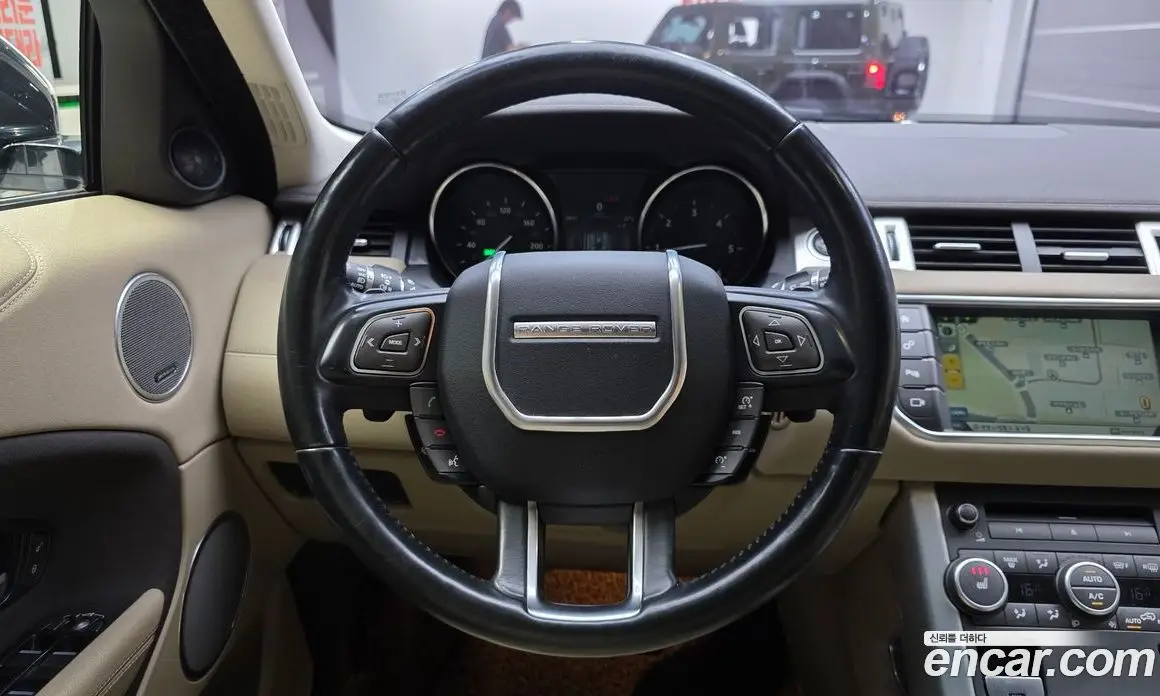 Land Rover Range Rover Evoque 2016 2.0 автомат (гидро), фото 13 Land Rover Range Rover Evoque 2016 2.0 автомат (гидро), фото 13